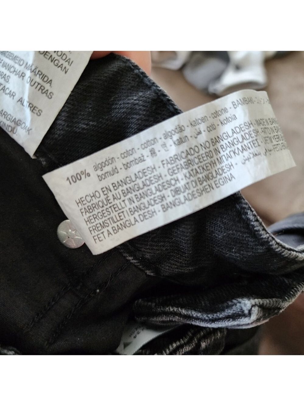 Zara Hi- Rise Denim Shorts Size 2 - Picture 6 of 6